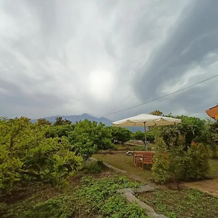 Holiday home Giardino Arancio -