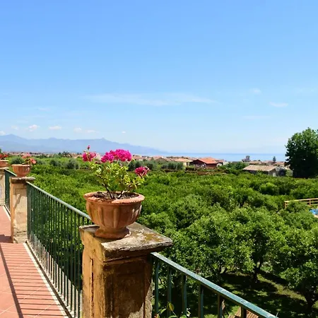 Holiday home Giardino Arancio -